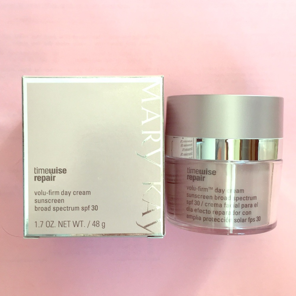 Mary Kay Volu-Firm Day Cream SPF30
